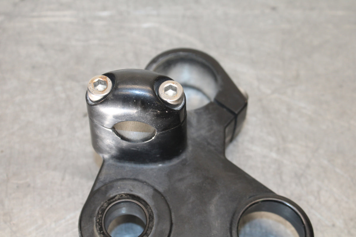 01-06 TRIUMPH TIGER 955I FORKS UPPER TRIPLE TREE CLAMP  BB693