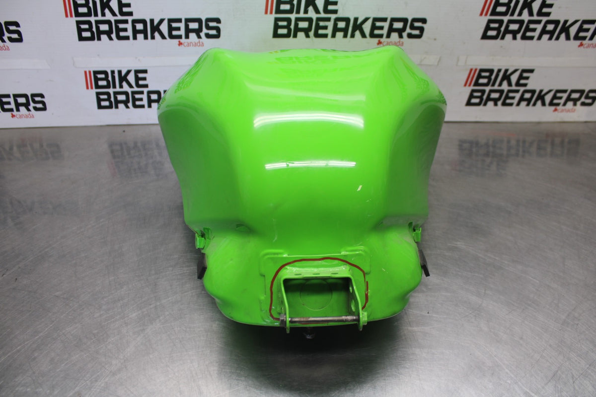 04-05 KAWASAKI NINJA ZX10R GAS TANK FUEL CELL PETROL RESERVOIR BB931