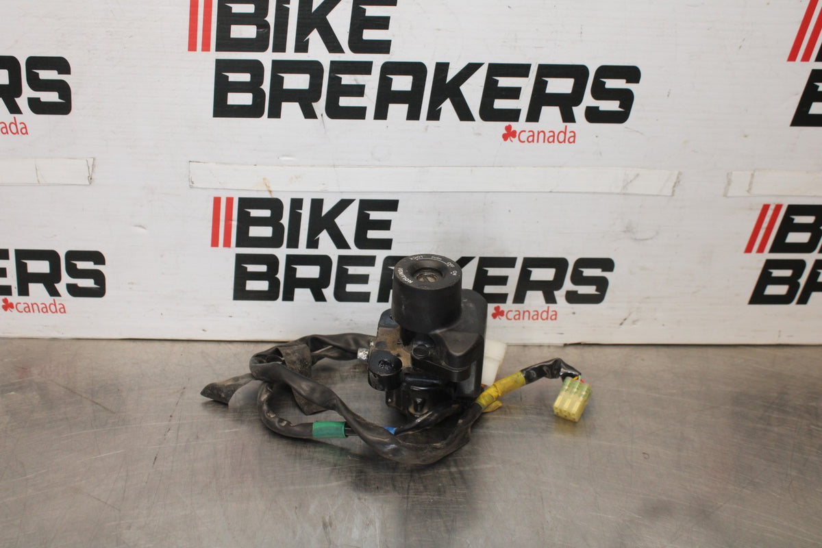 17 YAMAHA YZF R6 IGNITION LOCK NO KEY BB922