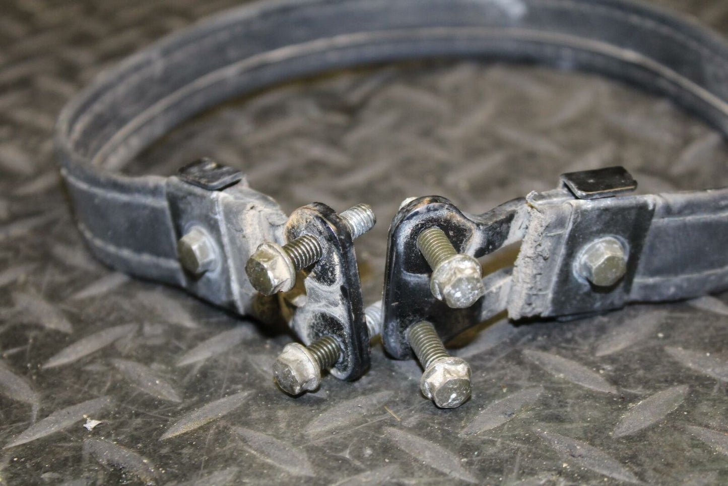 03-08 KAWASAKI VULCAN 1600 REAR BACK PASSENGER SEAT STRAP  BB193