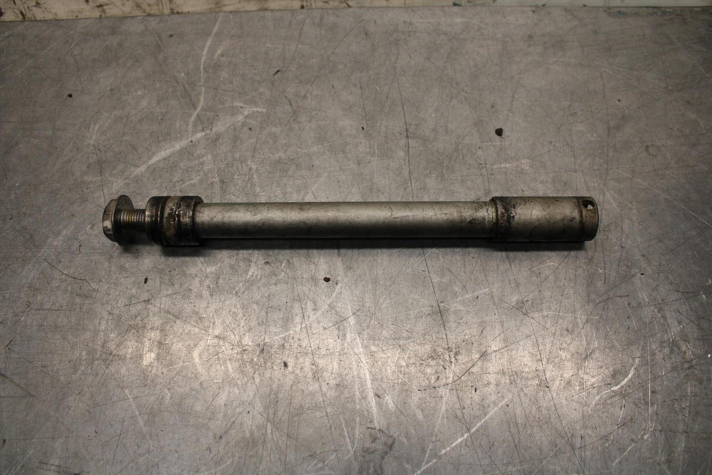 2006 Honda CBR600F4i FRONT WHEEL RIM AXLE PIVOT BOLT 44301-MBW-E11 BB567