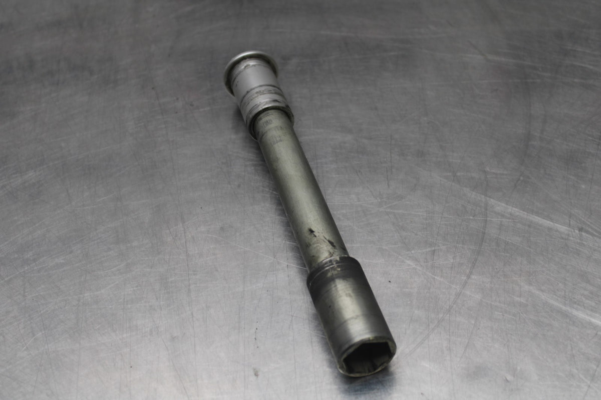 04-05 SUZUKI GSXR600 FRONT WHEEL RIM AXLE PIVOT BOLT BB792