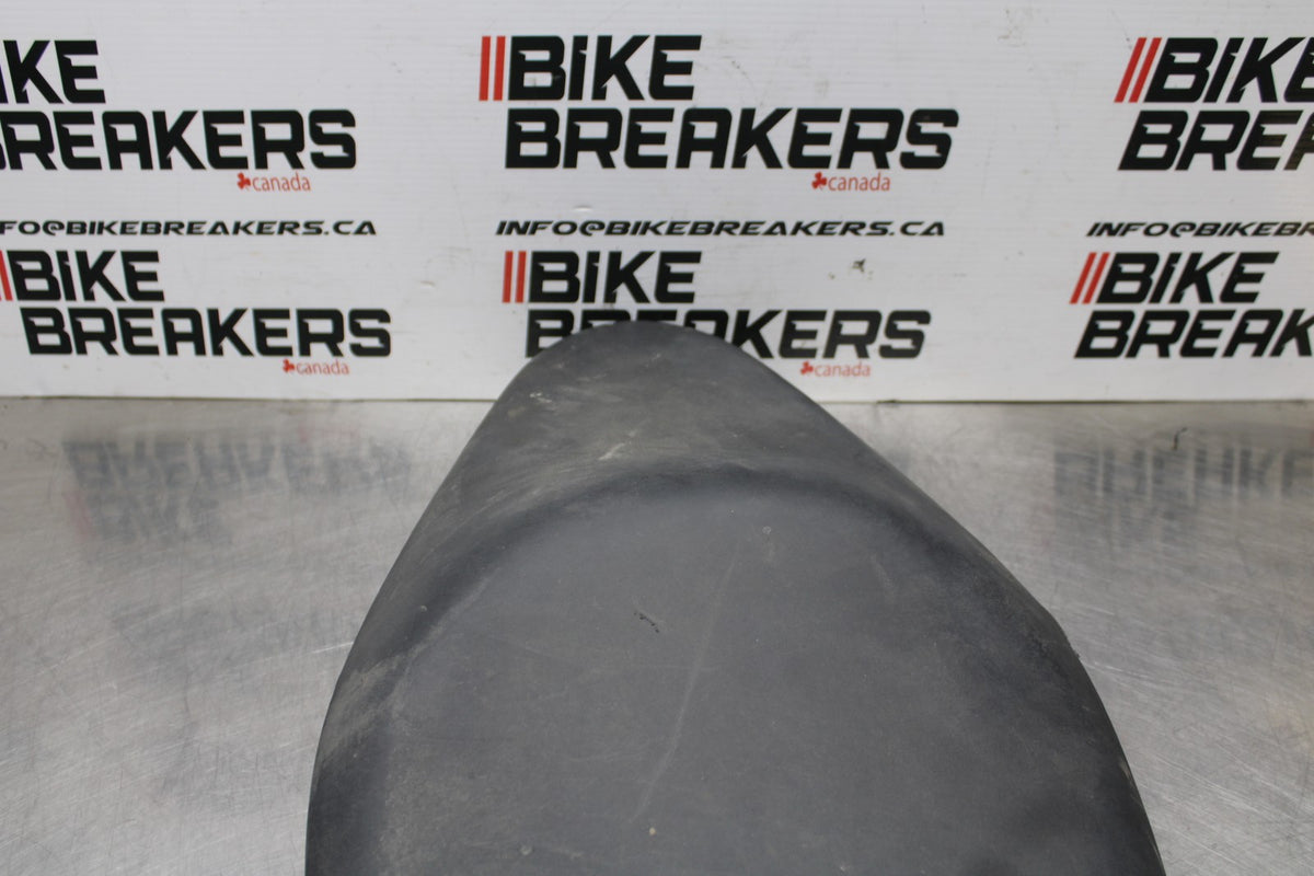06 KAWASAKI Z750 FRONT REAR SEAT SADDLE BB837