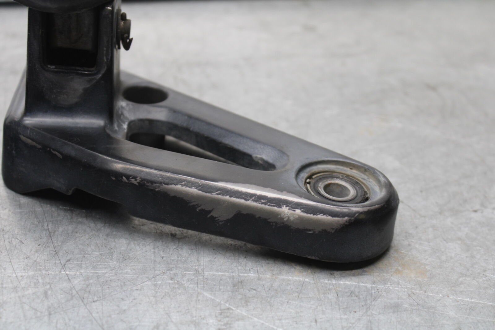 85-86 SUZUKI MADURA 1200 REAR PASSENGER FOOT STEP PEG  BB691