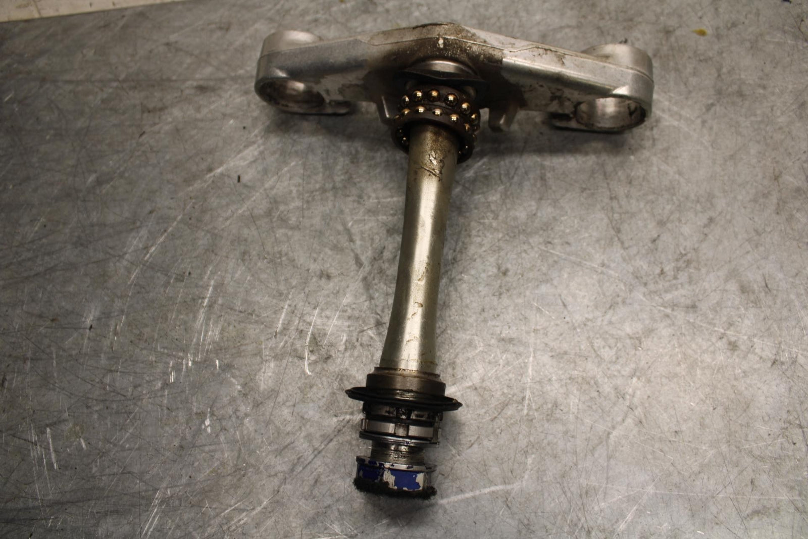 2003 Yamaha YZF R6 FORKS CLAMP LOWER TRIPLE TREE STEM 5SL-23340-00-00 BB539
