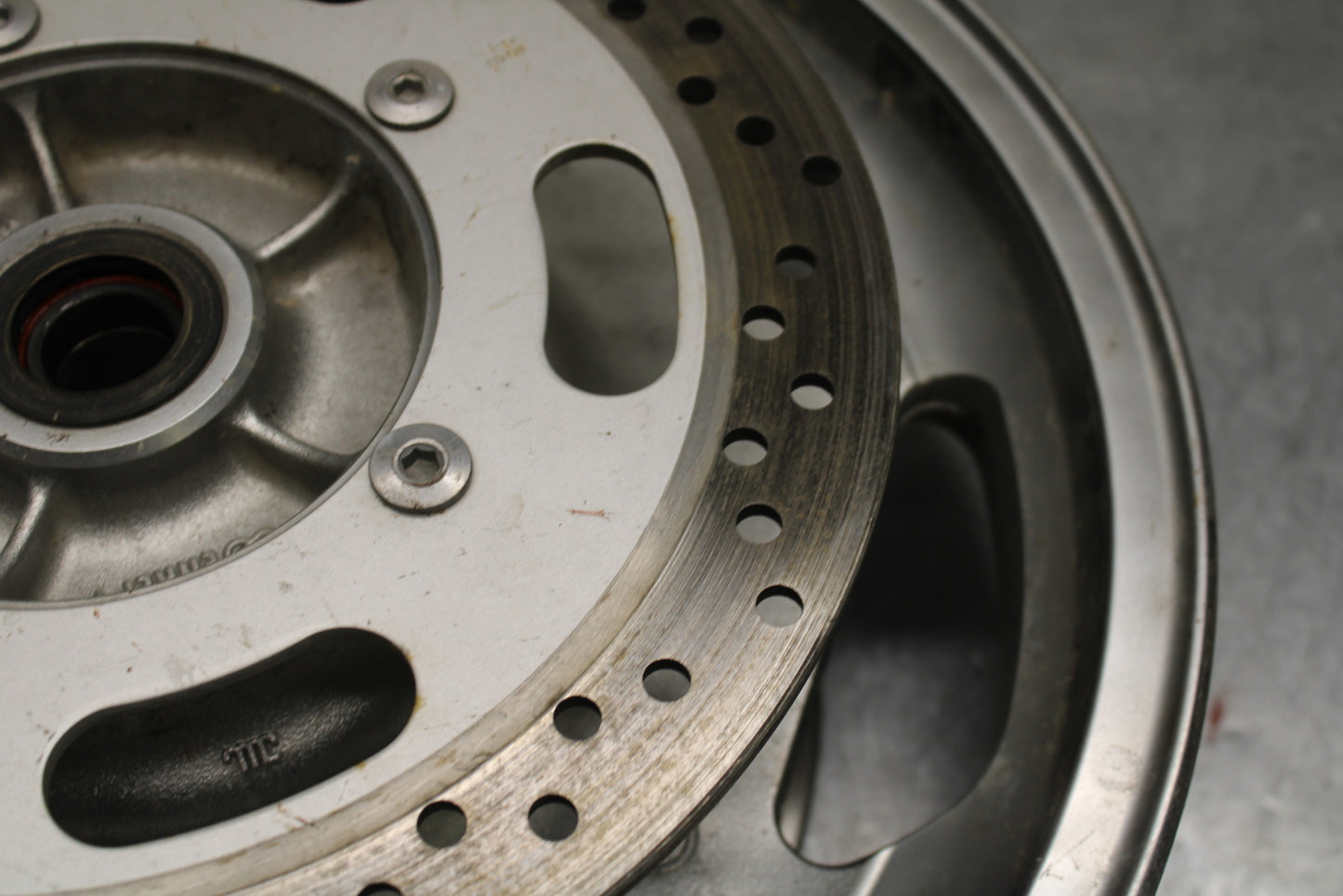 03-08 KAWASAKI VULCAN 1600 FRONT WHEEL FRONT RIM BB754