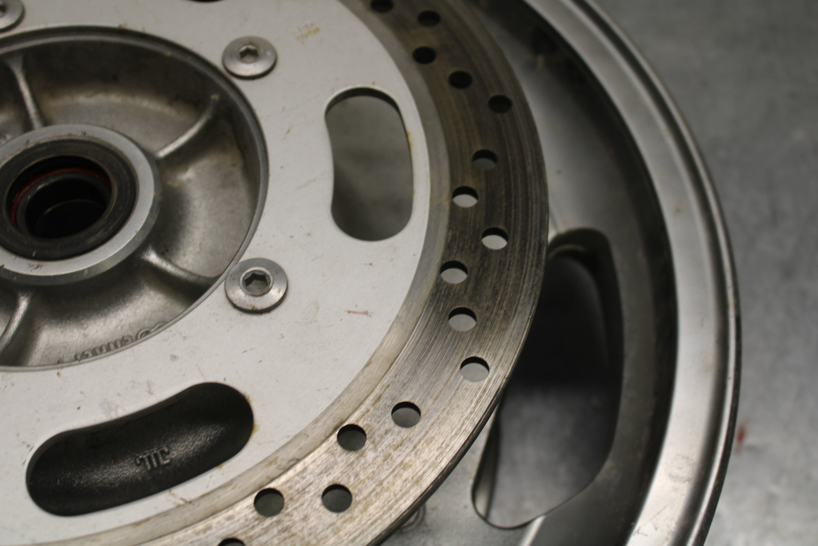 03-08 KAWASAKI VULCAN 1600 FRONT WHEEL FRONT RIM BB754