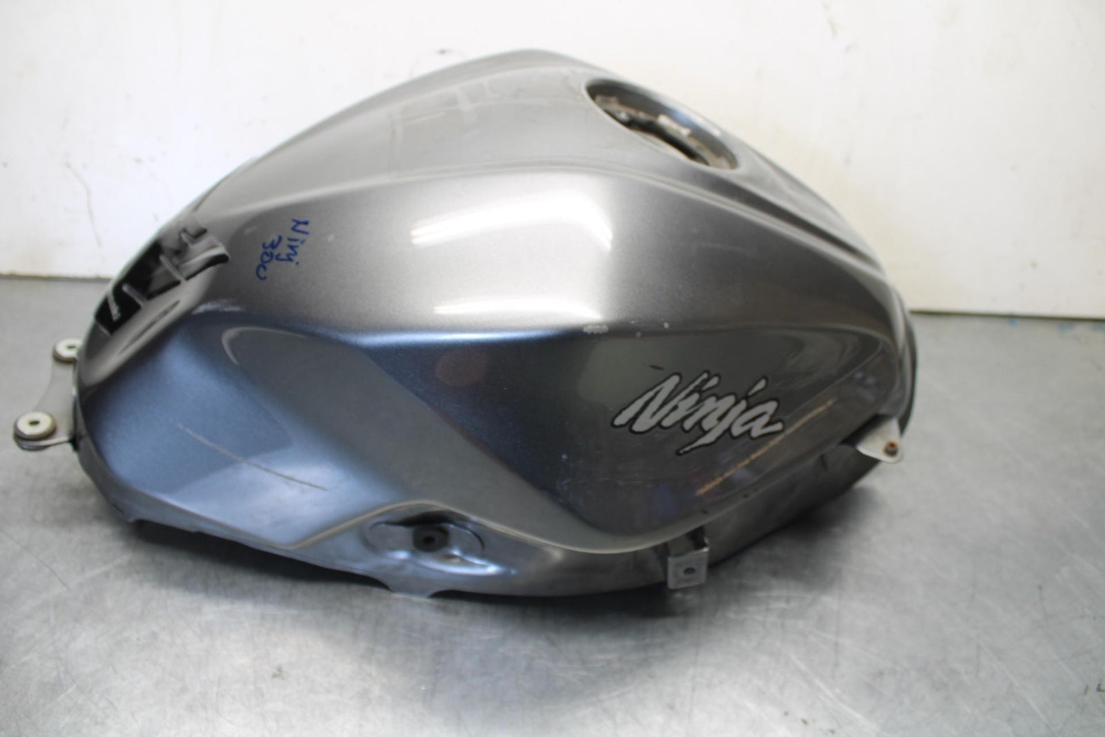 15-16 KAWASAKI EX300 GAS TANK FUEL CELL PETROL RESERVOIR BB635