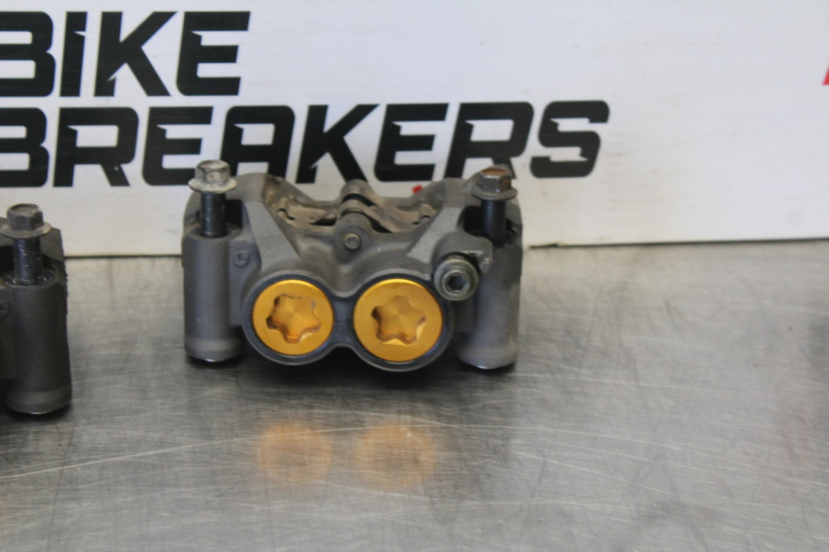05 YAMAHA YZF R6 RIGHT LEFT FRONT BRAKE CALIPER SET PAIR CALIPERS BB858