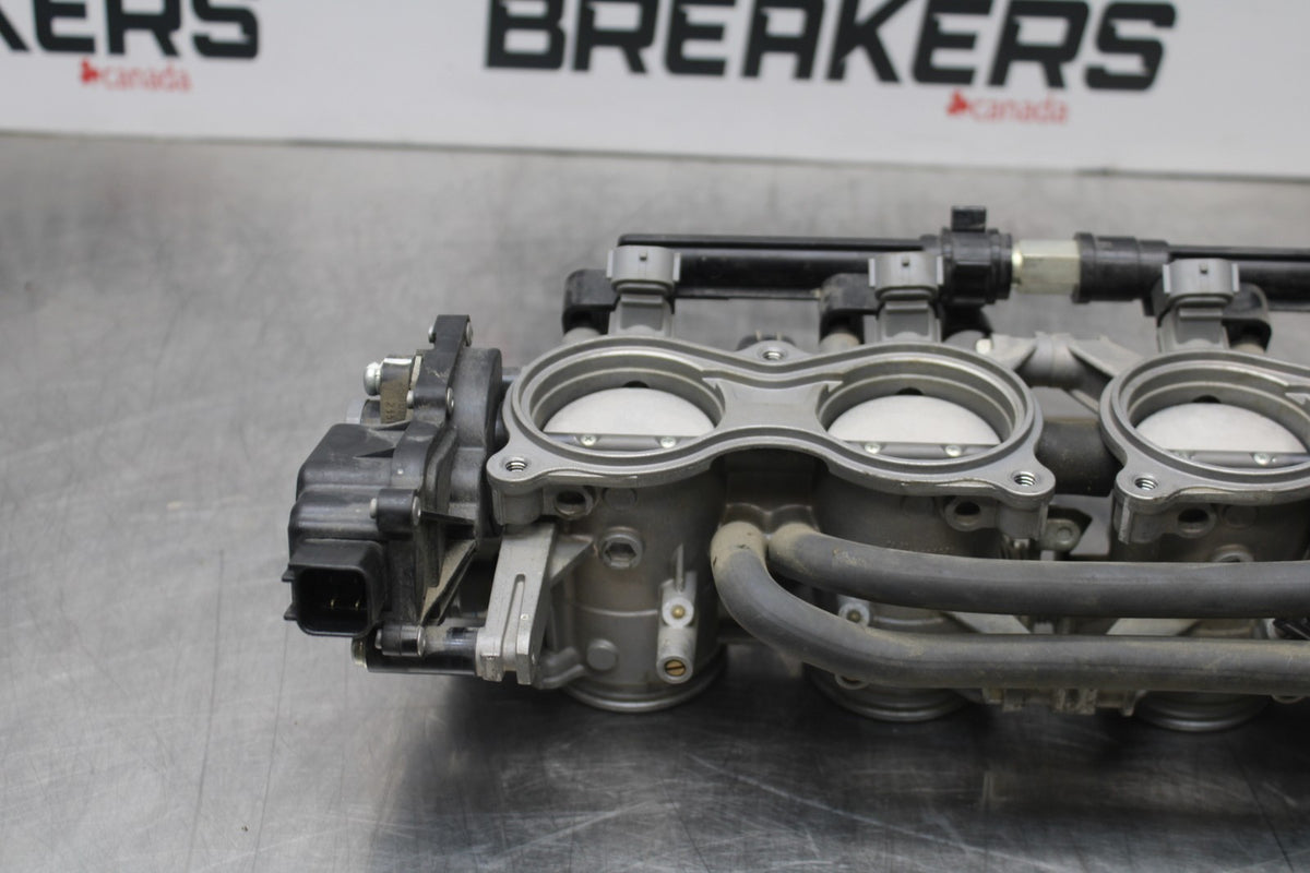 11-22 SUZUKI GSXR 600  MAIN FUEL INJECTORS / THROTTLE BODIES BB193