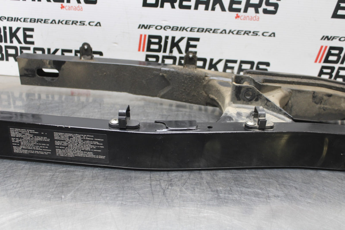 15 SUZUKI GW250F REAR SWINGARM BACK SUSPENSION SWING ARM BB789