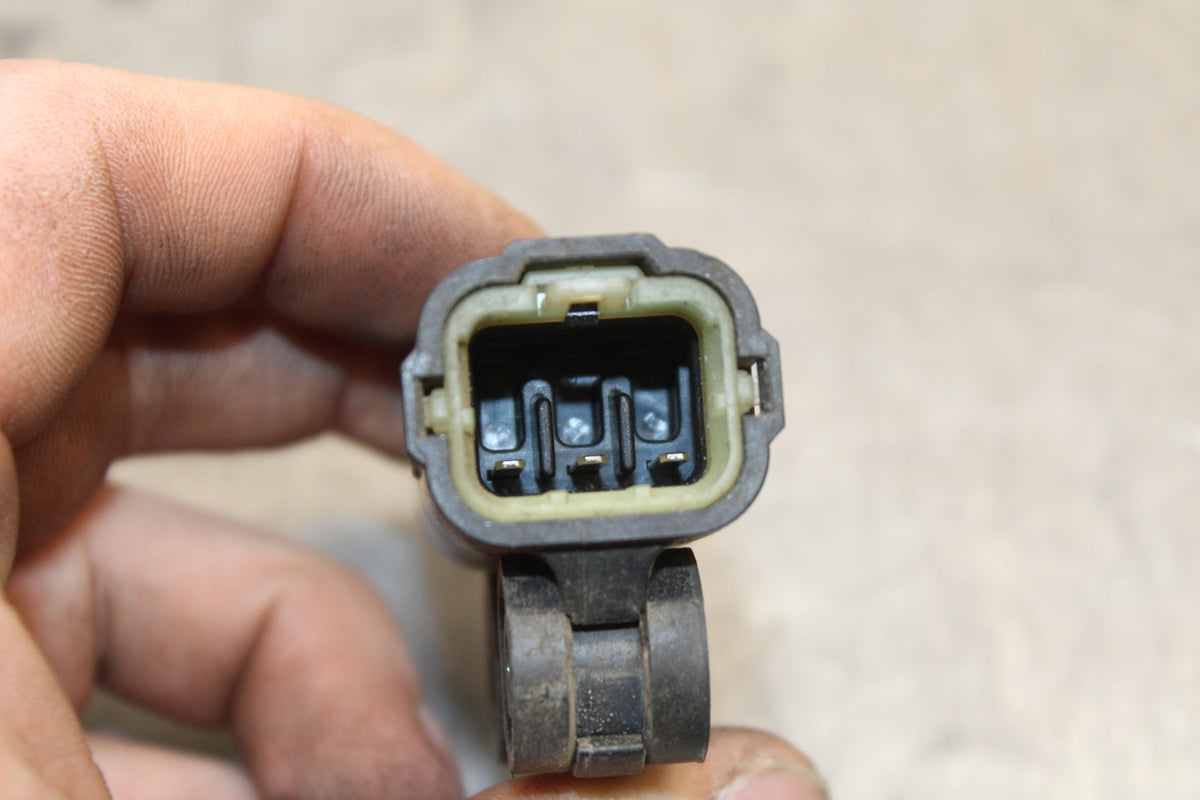 04-05 YAMAHA YZF R1 TIP OVER BANK ANGLE CRASH SENSOR SWITCH BB131