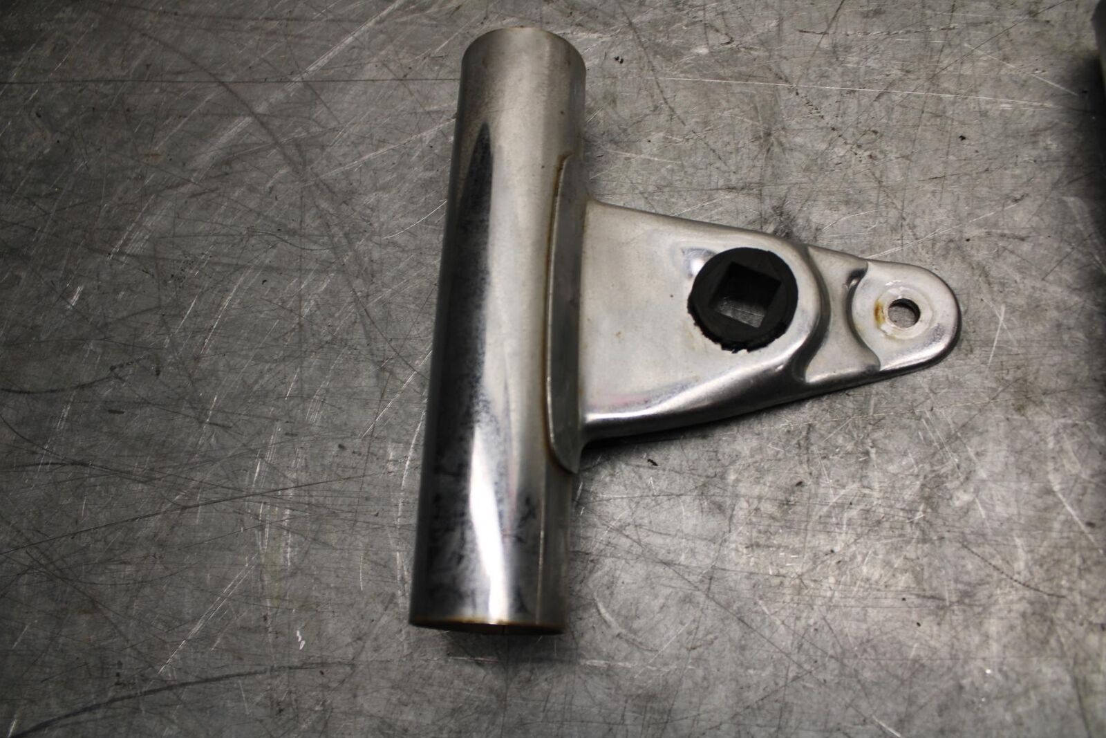 1982 Suzuki GS450L SINGLE HEADLIGHT HEAD LAMP LIGHT BRACKETS BB52