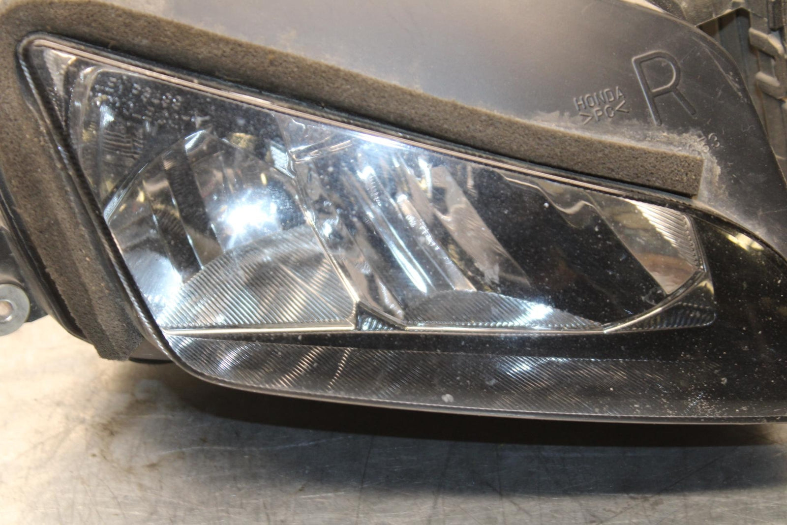 2005 Honda CBR600RR FRONT HEADLIGHT HEAD LIGHT LAMP 33100-MEE-A01 BB564