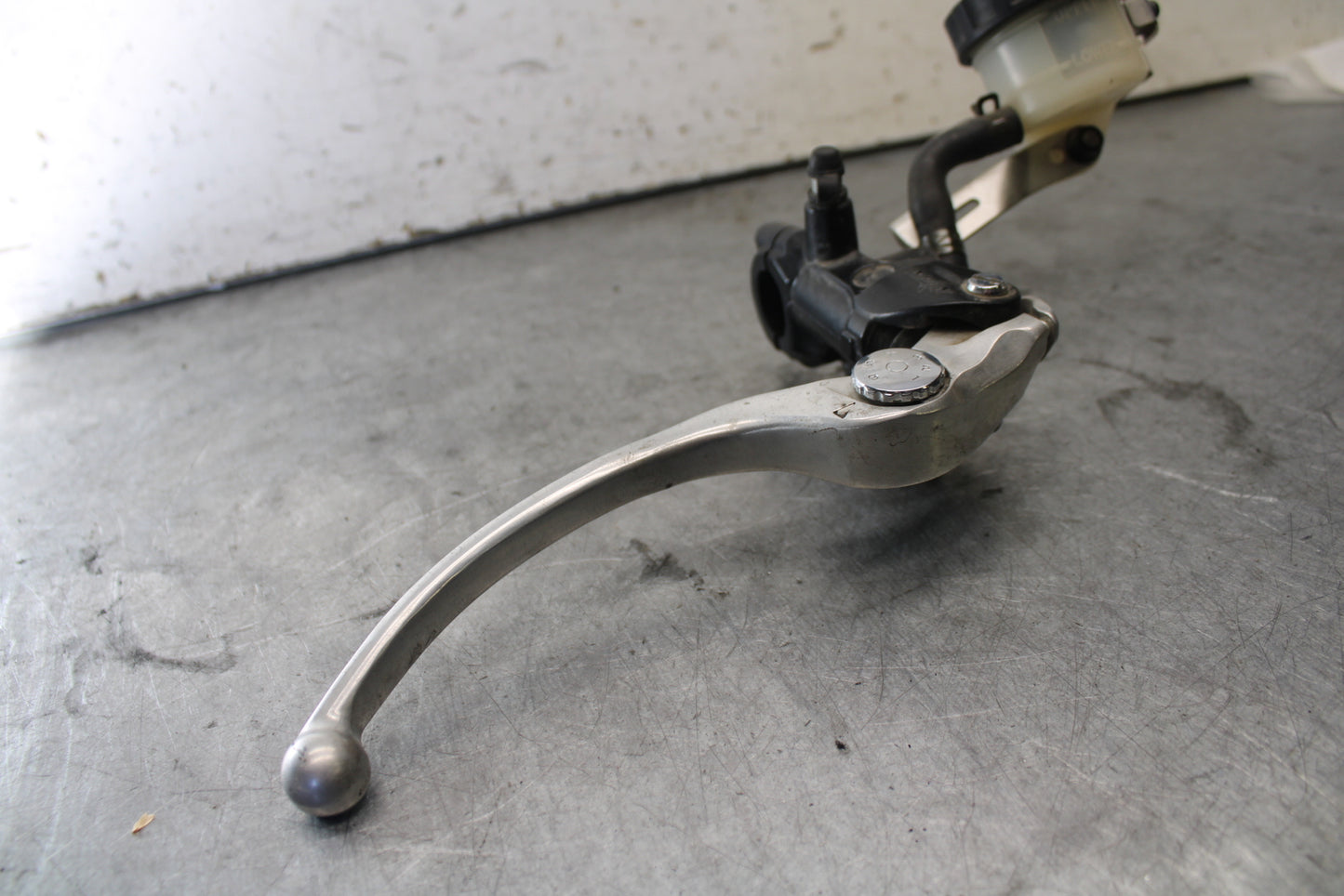 07-08 TRIUMPH DAYTONA 675 FRONT BRAKE MASTER CYLINDER w/ LEVER T2025700 BB685