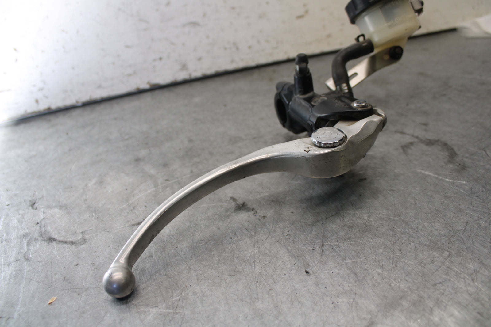 07-08 TRIUMPH DAYTONA 675 FRONT BRAKE MASTER CYLINDER w/ LEVER T2025700 BB685