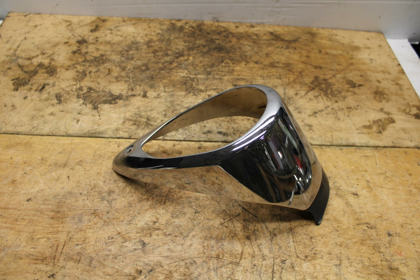 05-08 KAWASAKI VULCAN 1500 VN1500N CLASSIC HEADLIGHT HEAD LIGHT LAMP TRIM BB343 