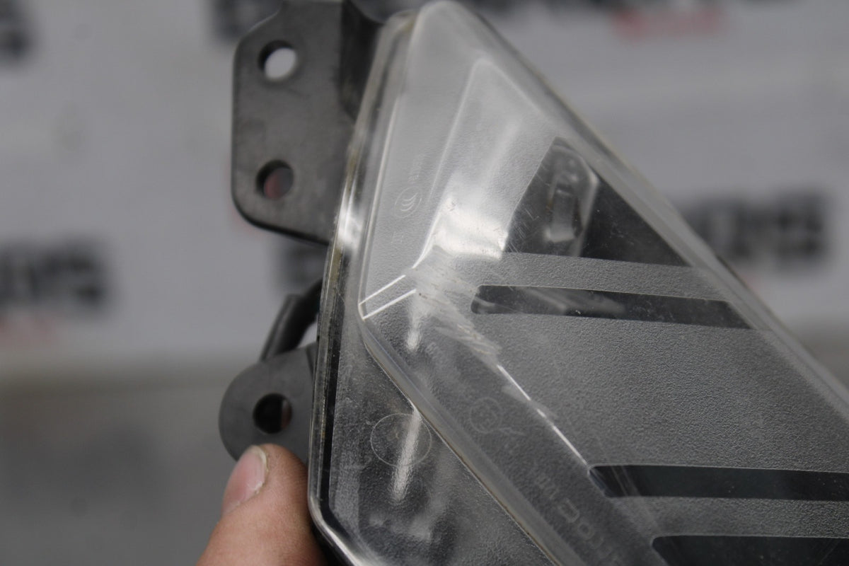 24-25 KAWASAKI NINJA 500 EX500J ABS LEFT FRONT TURN SIGNAL LIGHT INDICATOR BB934