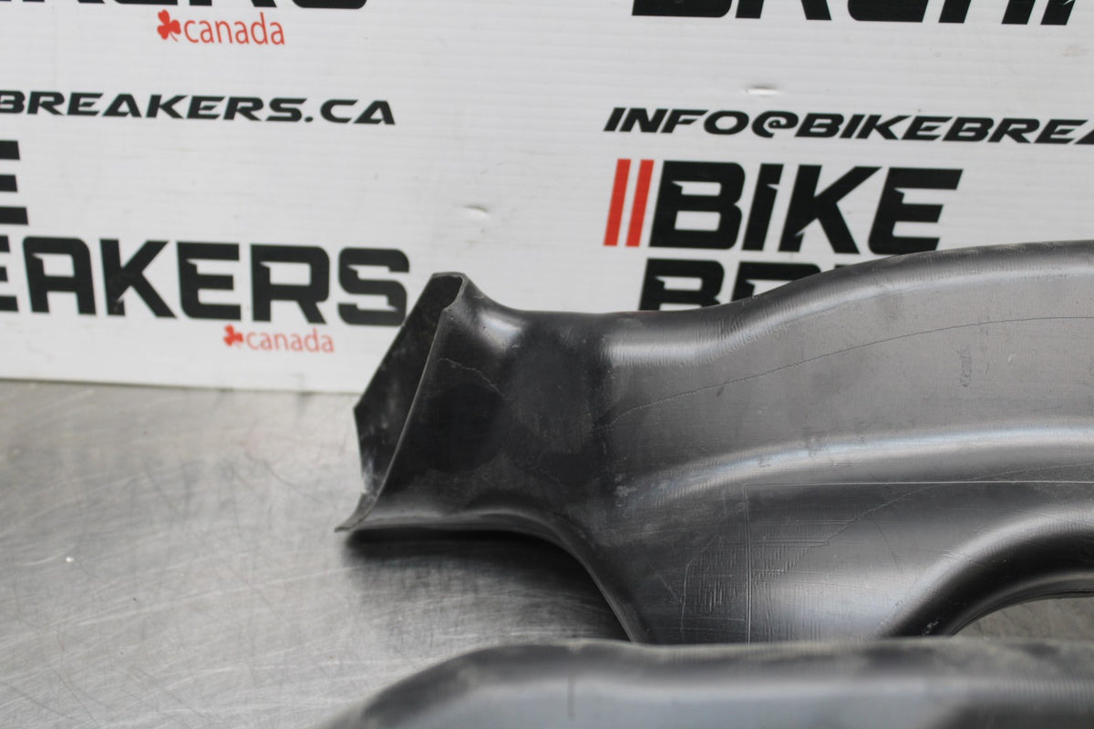05-06 SUZUKI GSXR1000 RIGHT LEFT AIR INTAKE DUCTS BB857