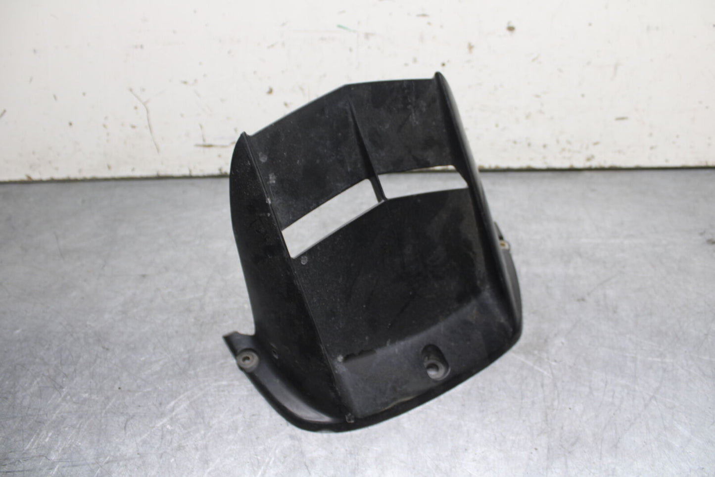 06 YAMAHA YZF R6 REAR BACK WHEEL TIRE HUGGER FENDER BB716