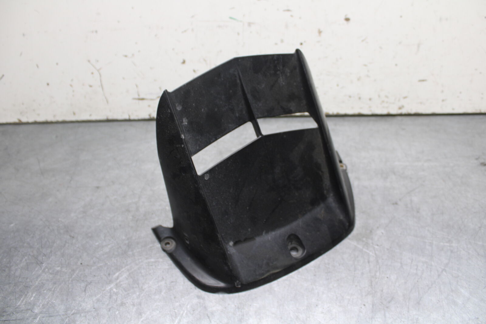 06 YAMAHA YZF R6 REAR BACK WHEEL TIRE HUGGER FENDER BB716