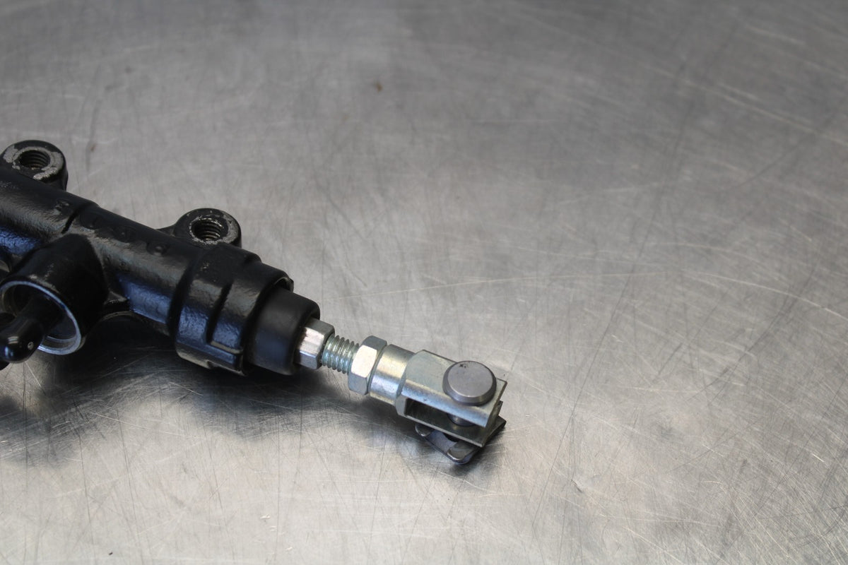 20 TRIUMPH STREET TRIPLE 765 REAR BACK BRAKE MASTER CYLINDER W RESERVOIR BB864