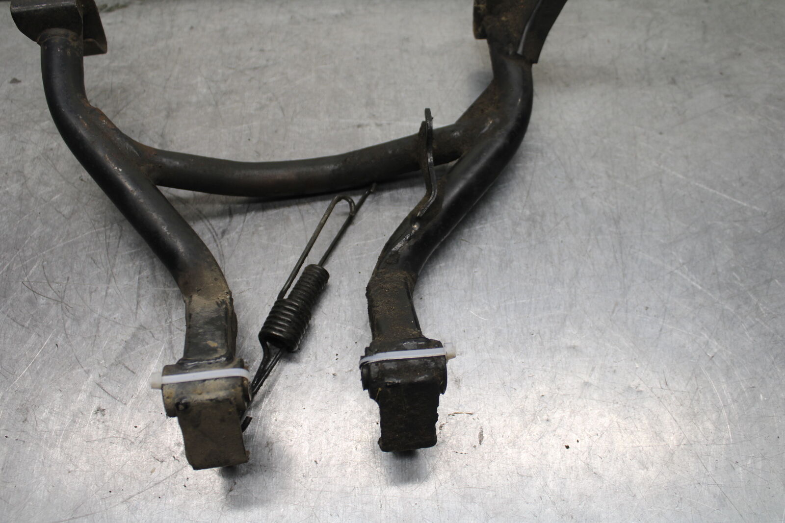 04-05 SUZUKI KATANA 750 GSX750F CENTER MAIN STAND BB110