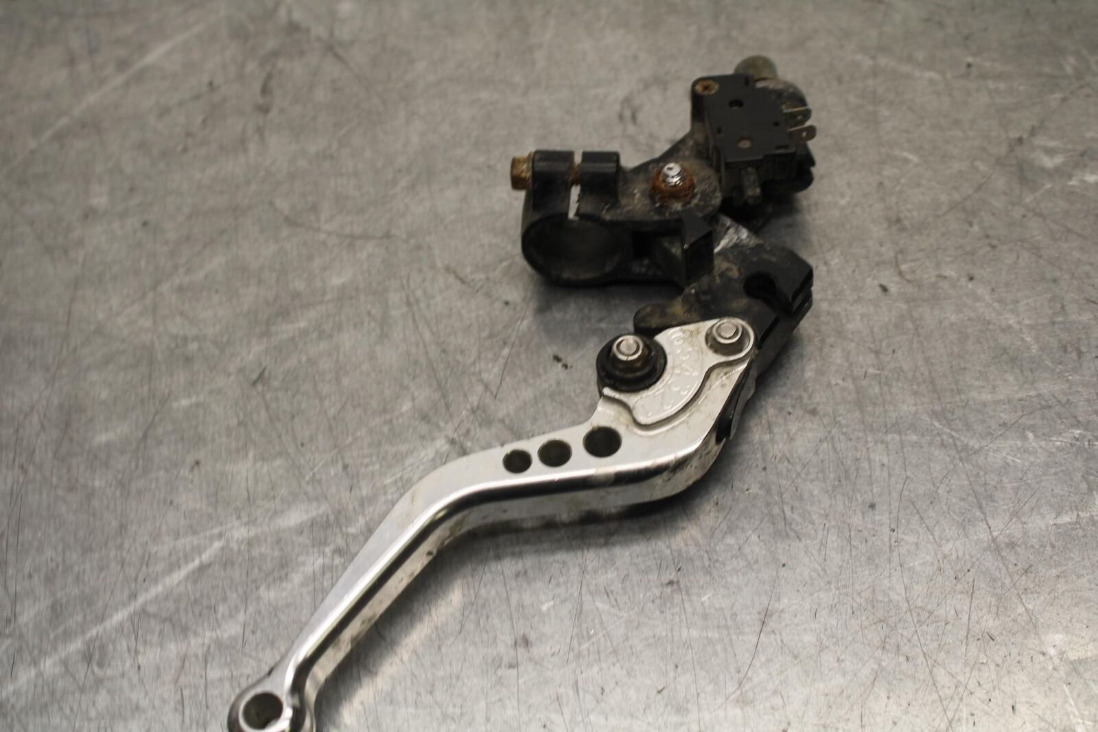 03-04 HONDA CBR600RR CLUTCH PERCH MOUNT WITH LEVER  BB637