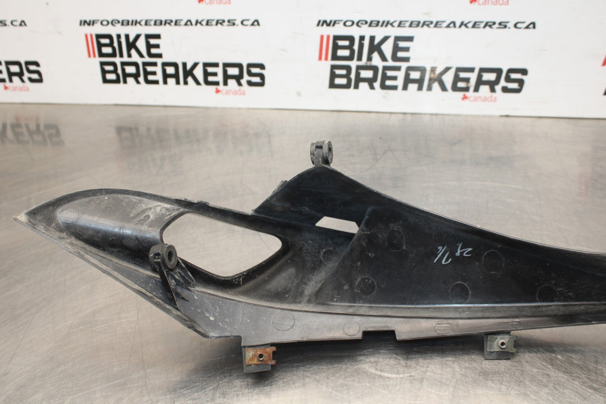 06-07 SUZUKI GSXR750 RIGHT FRONT DUCT COVER PANEL COWL BB811