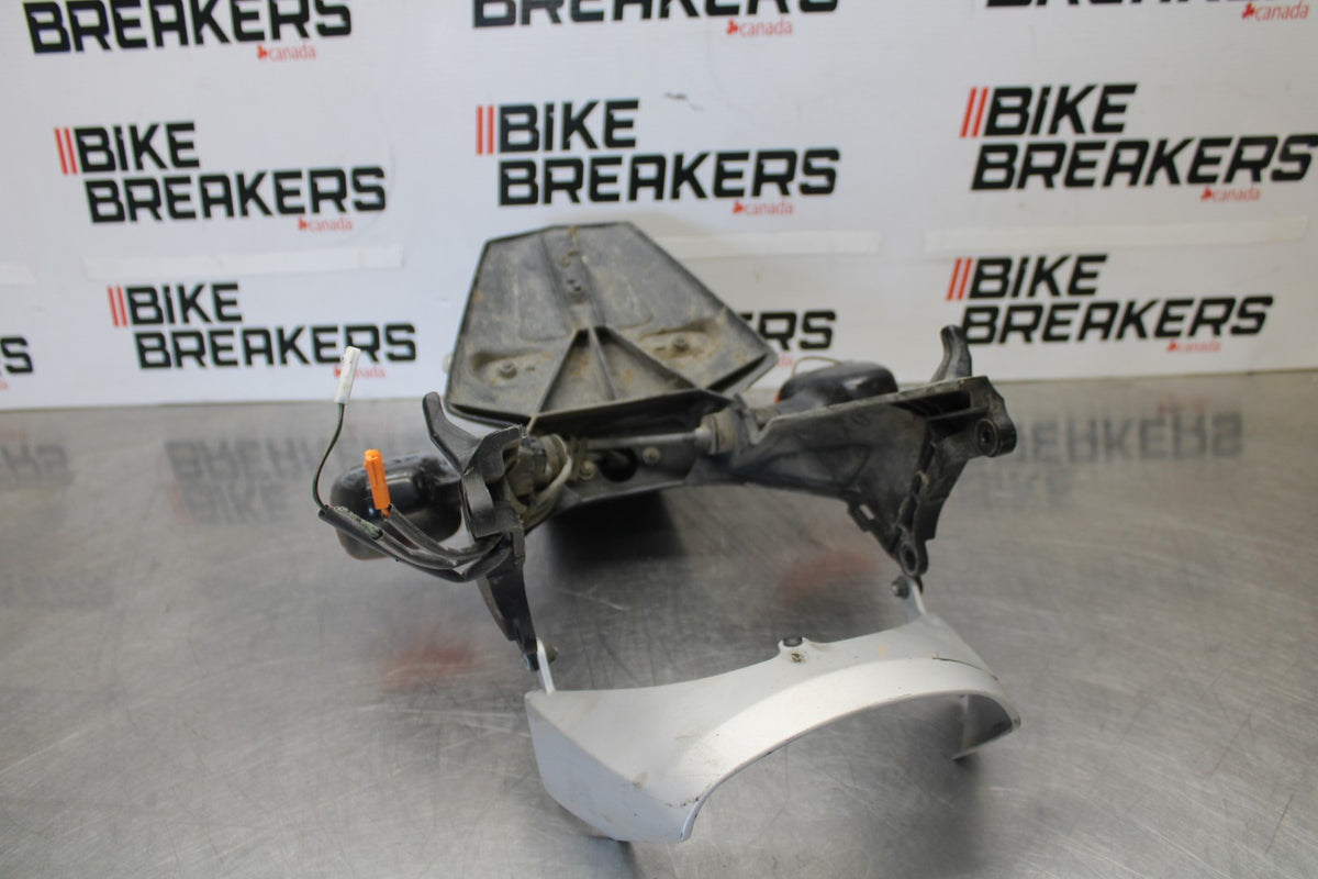 05-06 HONDA CBR600RR REAR BACK FENDER MUD GUARD BB893