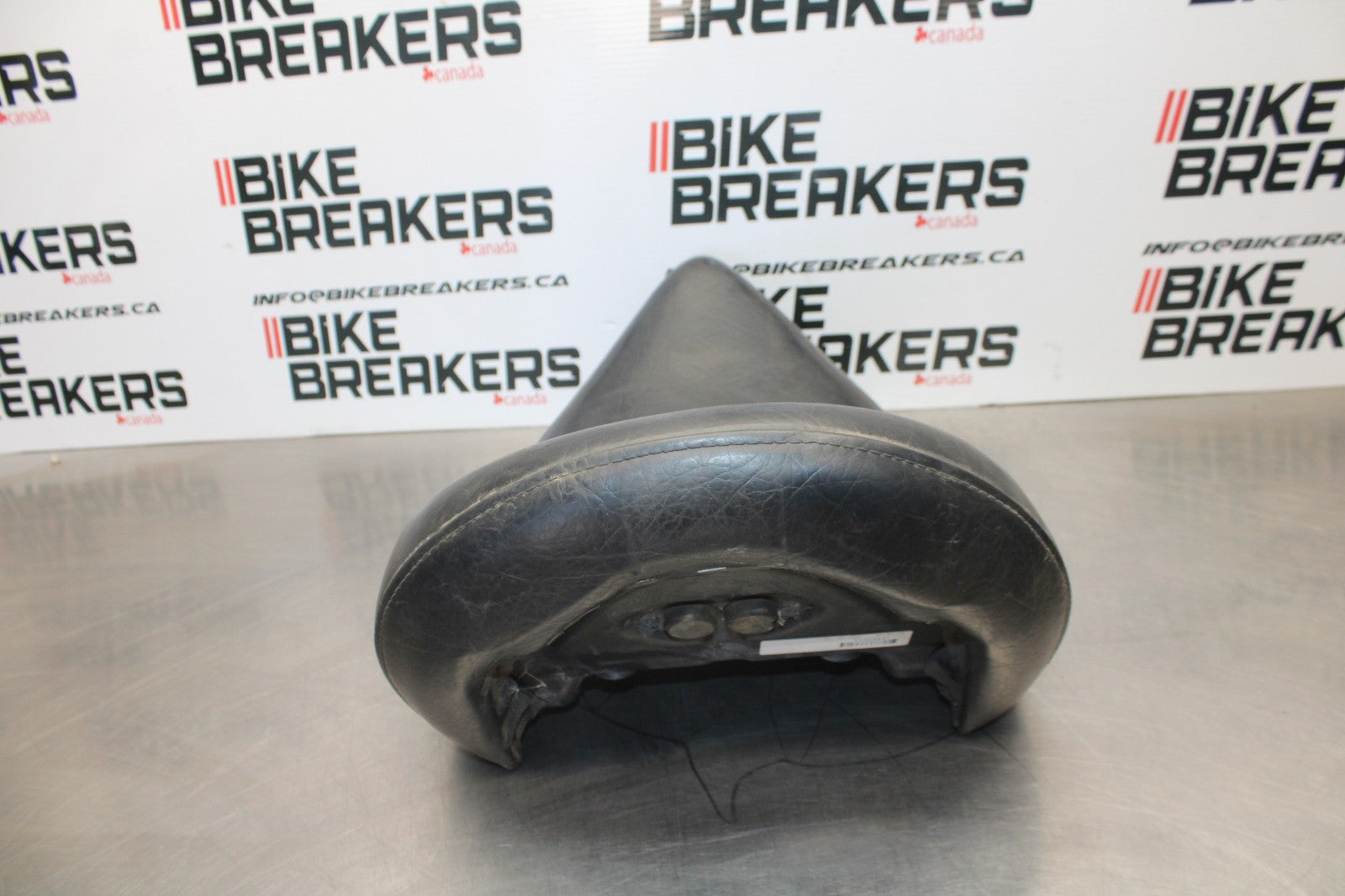 05-06 VICTORY KINGPIN DELUXE FRONT DRIVERS SEAT BB195