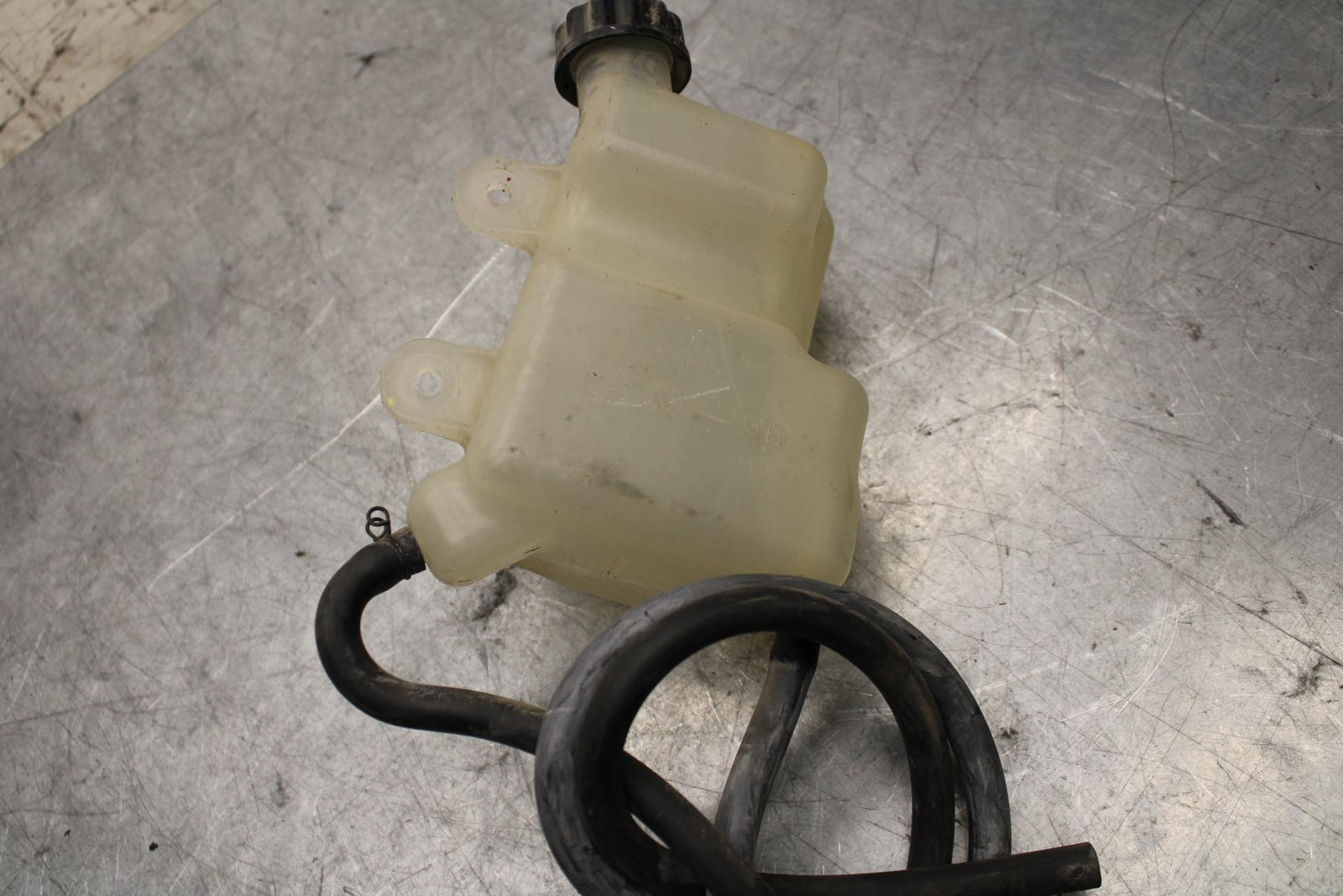 17 KAWASAKI Z900 ZR900 COOLANT WATER TANK RESERVOIR BOTTLE 43093-0006 BB549