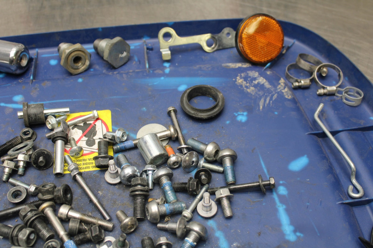 15 SUZUKI BOULEVARD C50 MOUNTING BOLTS HARDWARE MOTOR SCREWS BB775