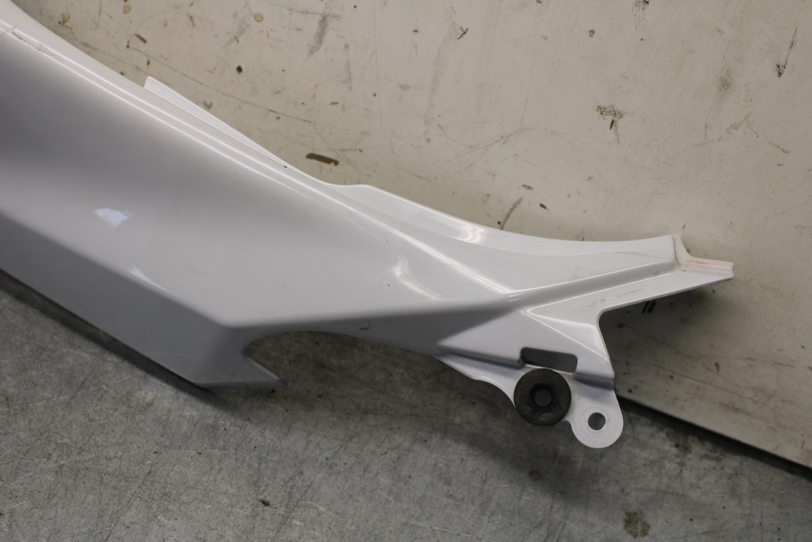 18-23 KAWASAKI NINJA 400 RIGHT REAR BACK TAIL FAIRING COWL SHROUD BB660