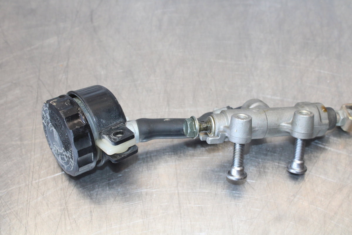 03-06 KAWASAKI Z1000 REAR BACK BRAKE MASTER CYLINDER W RESERVOIR BB164