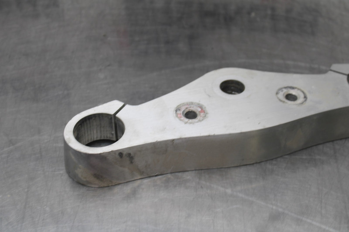 06 KAWASAKI VULCAN 900 FORKS UPPER TRIPLE TREE CLAMP BB799