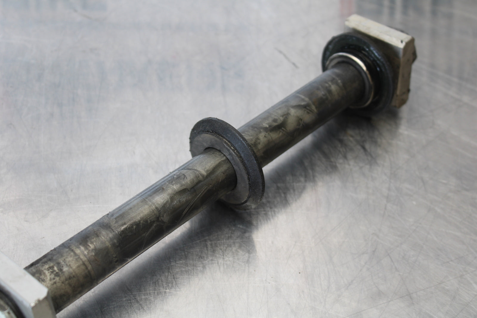 07-08 YAMAHA YZF R1 REAR AXLE BACK WHEEL RIM PIVOT BOLT AXEL BB160