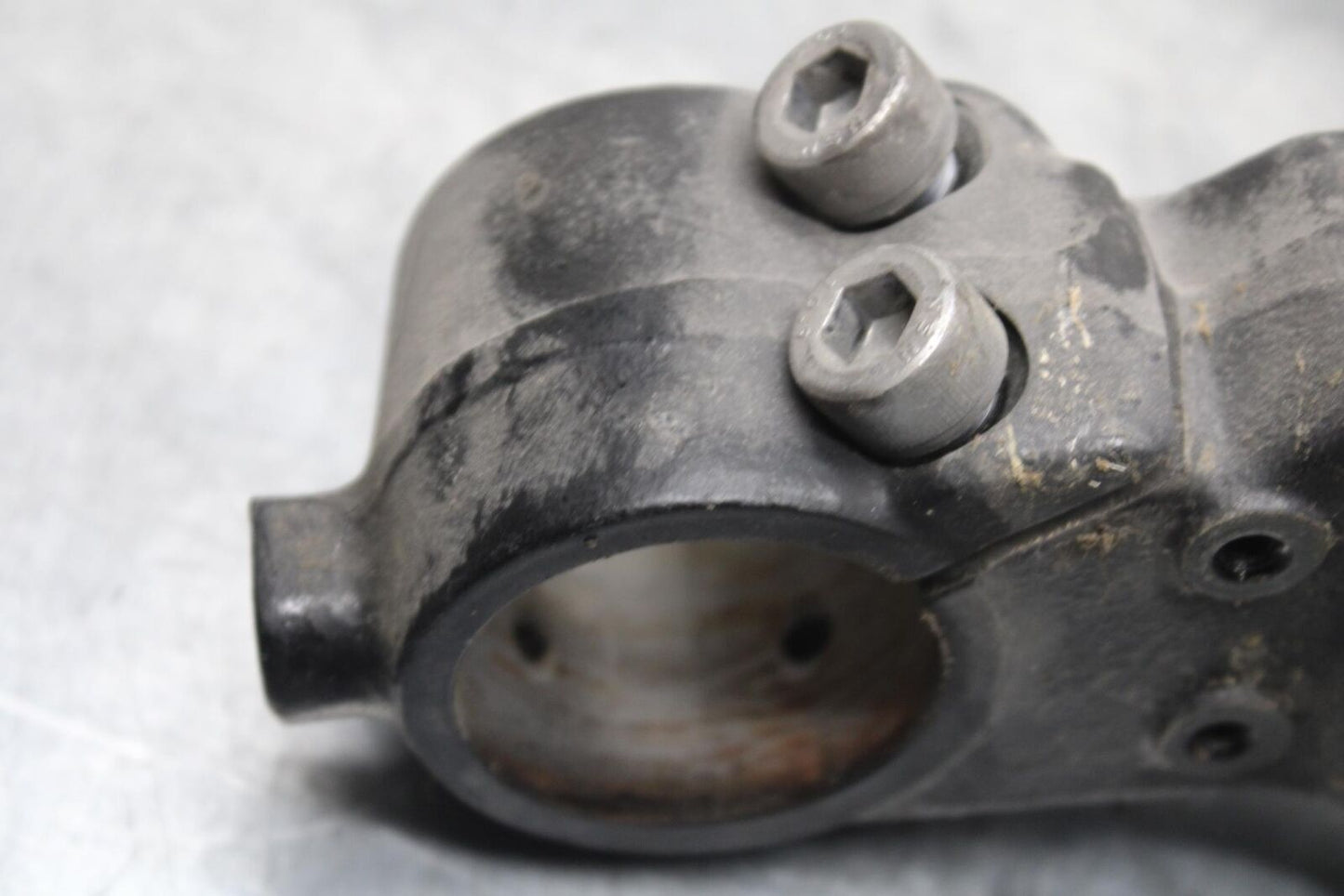 03-08 KAWASAKI VULCAN 1600 FRONT FORKS CLAMP LOWER TRIPLE TREE STEM BB616