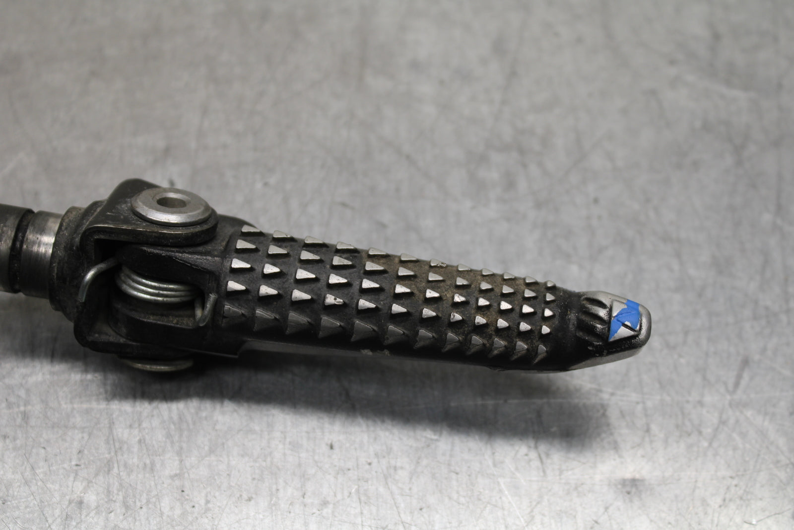 13-17 KAWASAKI NINJA ZX6R ZX636E RIGHT FRONT FOOT REST PEG STEP BB735