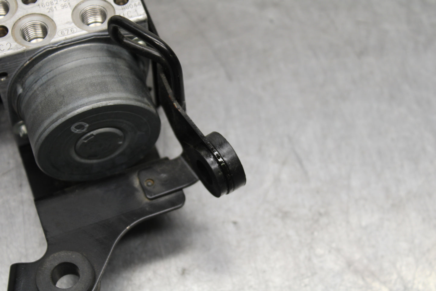 19-23 KAWASAKI NINJA ZX6R ABS PUMP UNIT MODULE BB749