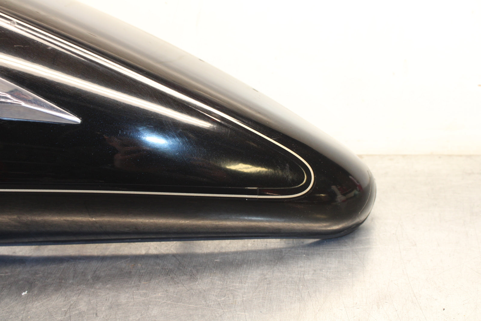 00 SUZUKI INTRUDER 1500 VL1500 LEFT GAS TANK CAP COVER TRIM COWL FAIRING BB761