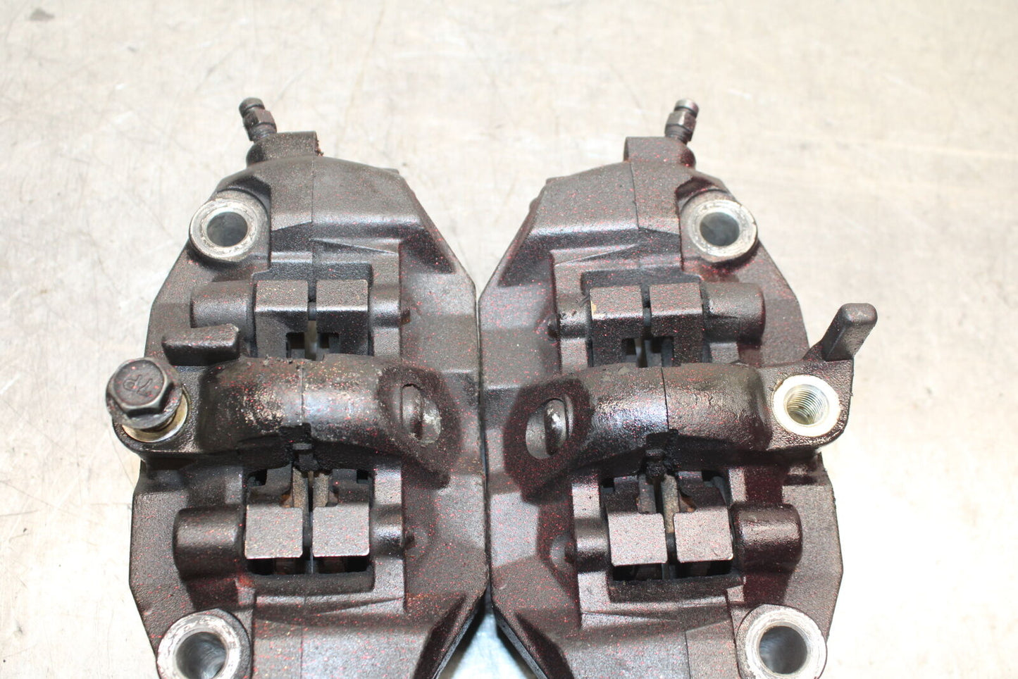 05-06 SUZUKI GSXR1000 RIGHT LEFT FRONT BRAKE CALIPER SET PAIR CALIPERS BB113