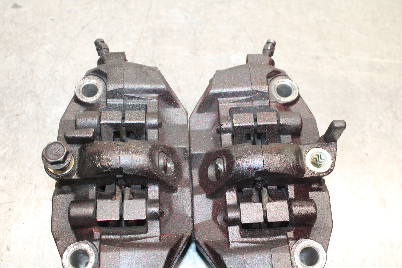 05-06 SUZUKI GSXR1000 RIGHT LEFT FRONT BRAKE CALIPER SET PAIR CALIPERS BB113