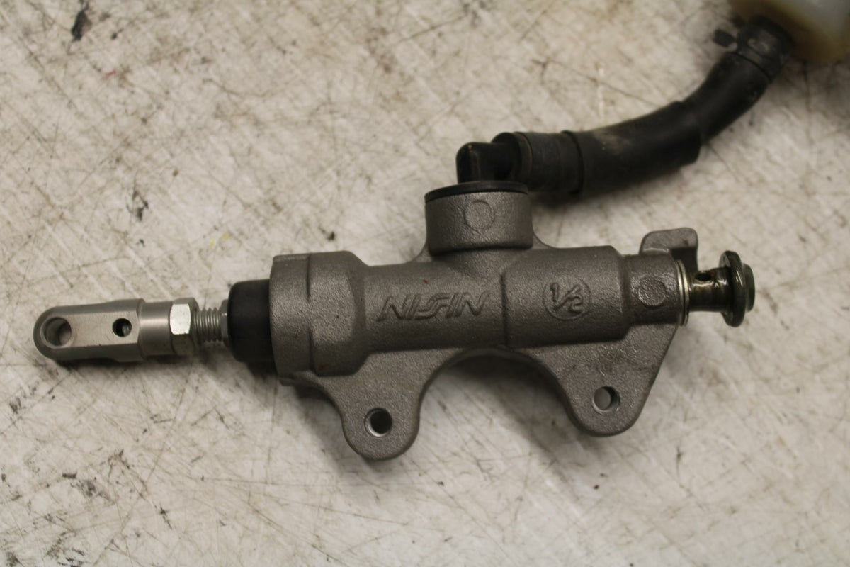 08-16 YAMAHA YZF R6 REAR BACK BRAKE MASTER CYLINDER W RESERVOIR BB365
