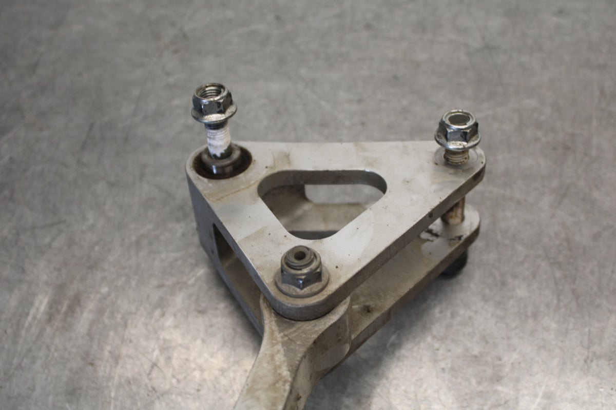 07-08 YAMAHA YZF R1 REAR DOGBONE SHOCK LINKAGE LINK BB675