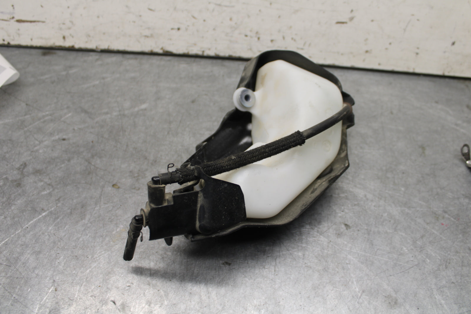 22-24 YAMAHA XSR900 COOLANT WATER TANK RESERVOIR BOTTLE BB683