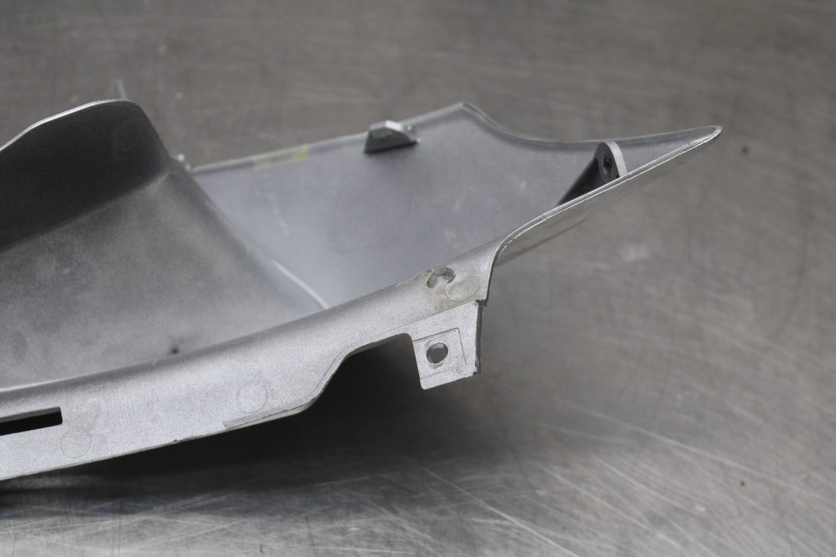 08-10 SUZUKI GSXR 600 LEFT FRONT UPPER MID SIDE FAIRING COWL PLASTIC BB00