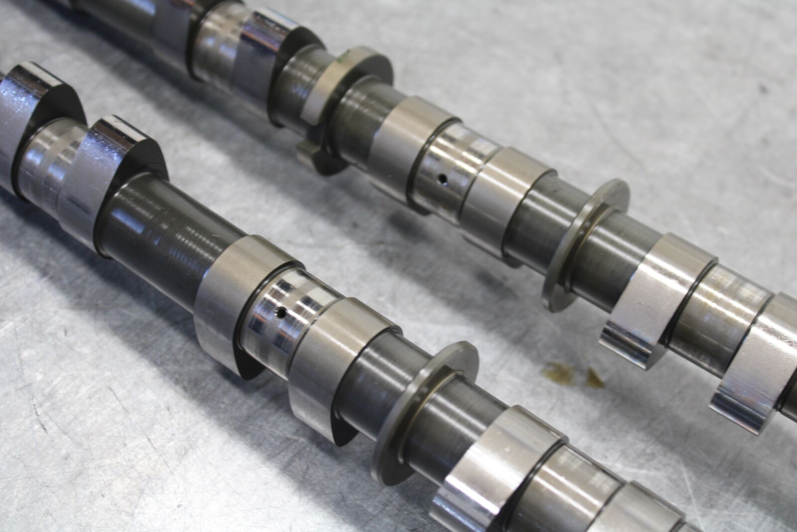 08-09 YAMAHA YZF R6S CAMSHAFT CAMS SHAFTS  5SL-12170-00-00 5SL-12180-00-00 BB690