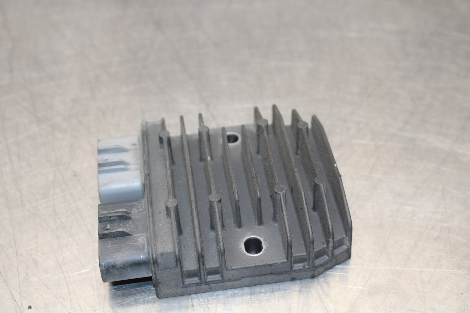 04-05 KAWASAKI NINJA ZX10R RECTIFIER VOLTAGE REGULATOR BB163