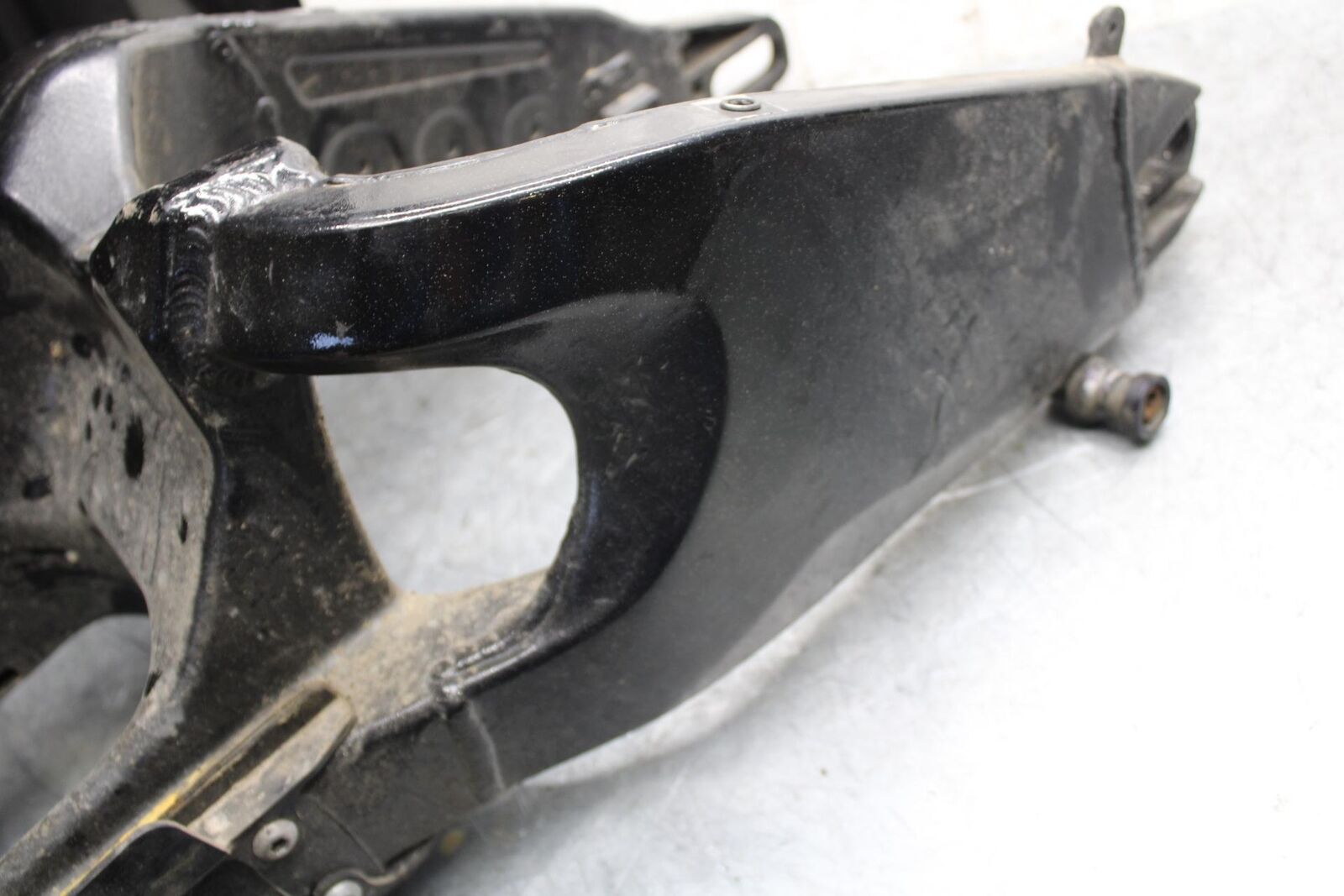 2009 Kawasaki Ninja ZX6R ZX600R SPRAY PAINTED  SWINGARM BACK SUSPENSION BB538